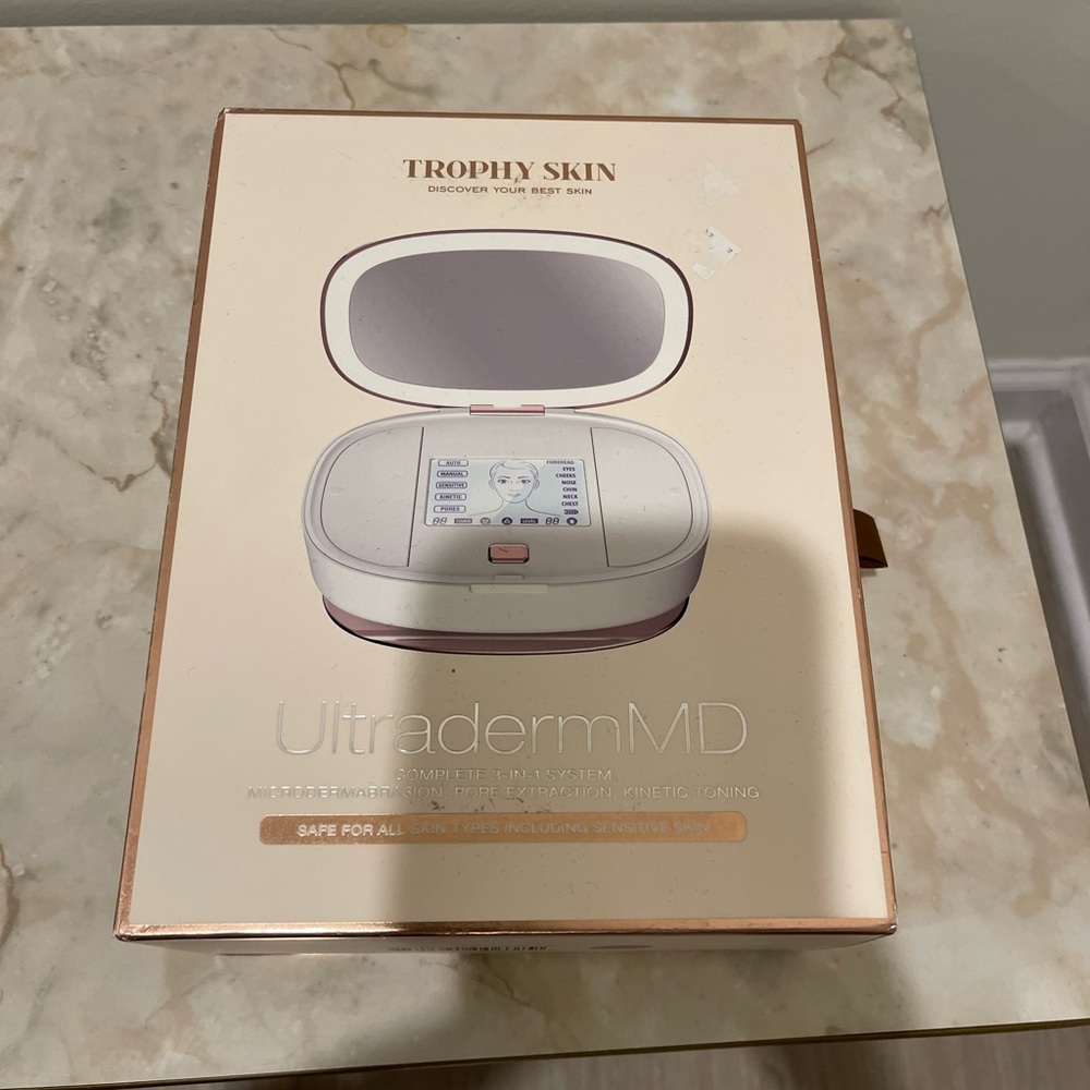 Trophy Skin UltradermMD Microdermabrasion Pore Extraction 3&1 System